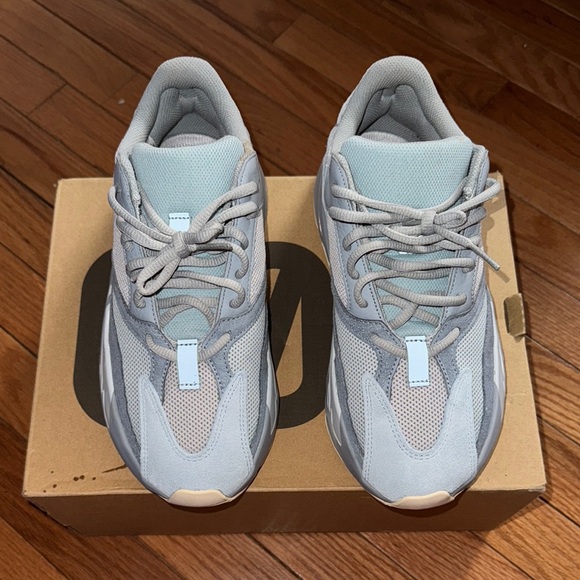 Yeezy Boost 700 Men Size